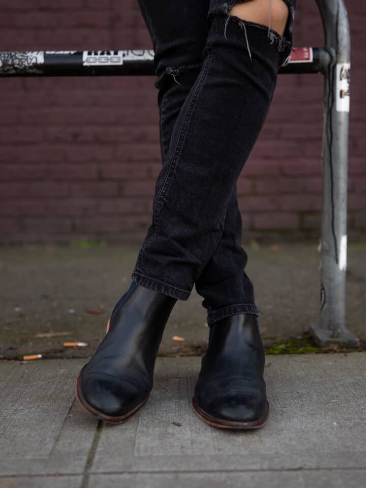 black chelsea boots outfit men