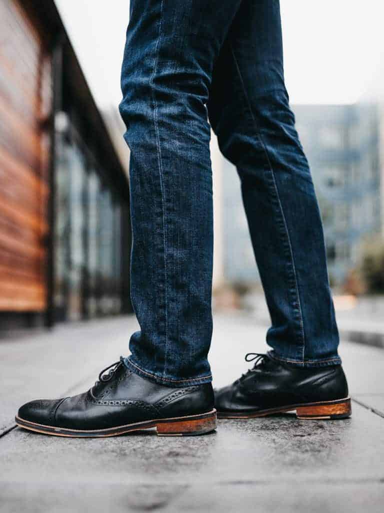 best shoes for guys to wear with jeans