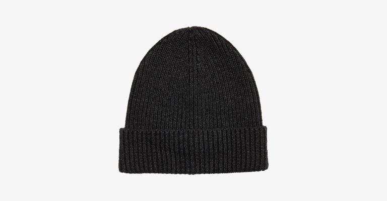 Charcoal grey ribbed beanie.