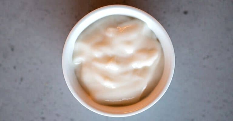 A bowl of yogurt.