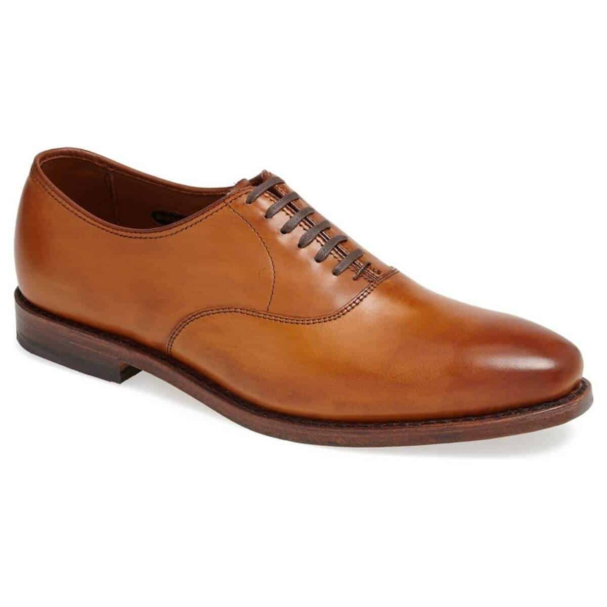 Brown plain toe Oxford shoe.